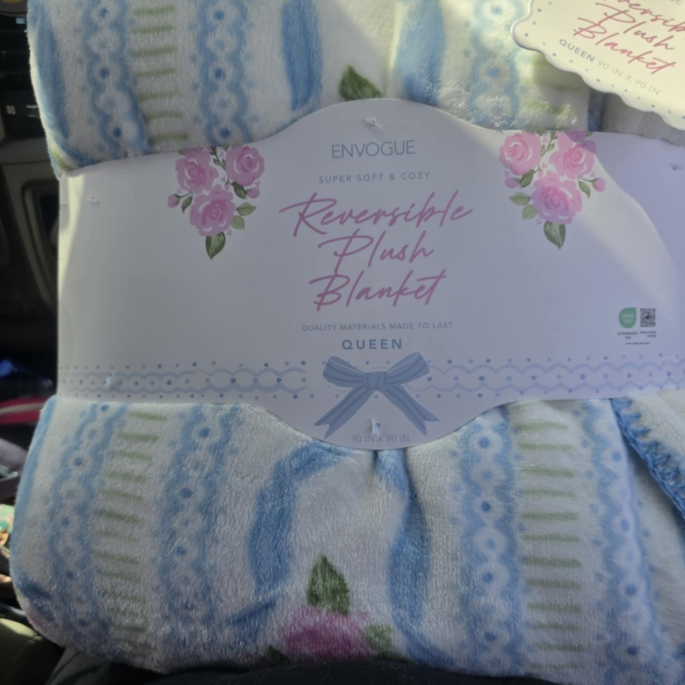 Envogue Blue and Pink Cozy Blanket with Floral Accents